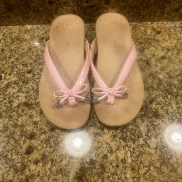 Vionic Bella Sandals Womens Sz 9 Pink Shimmer Comfy Arch Support Flip Flop - Picture 2 of 10